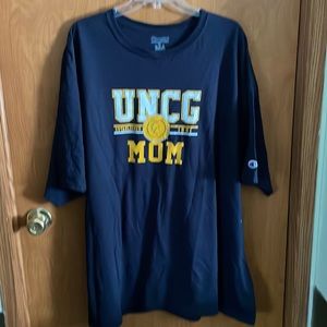 Champion UNCG mom short sleeve T-shirt 3XL